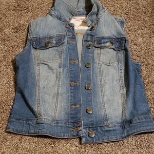 Sleeveless Jean Jacket